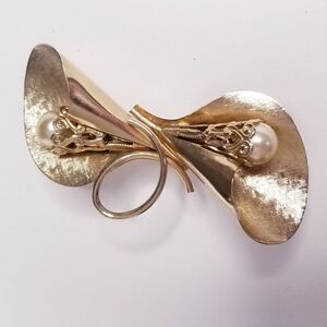 Vintage Gold & Pearl Brooch
